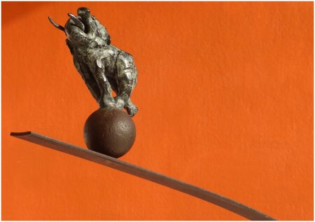 Syndrome Dumbo  Bronze et acier PU (Effet balancier)