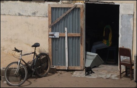 Dans les vons - Reparation Tv - Togo