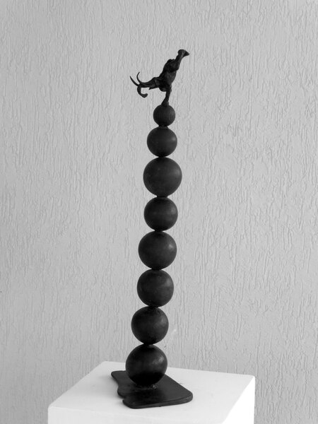 Oups c'est risqu&eacute; ! bronze et acier 1.10m